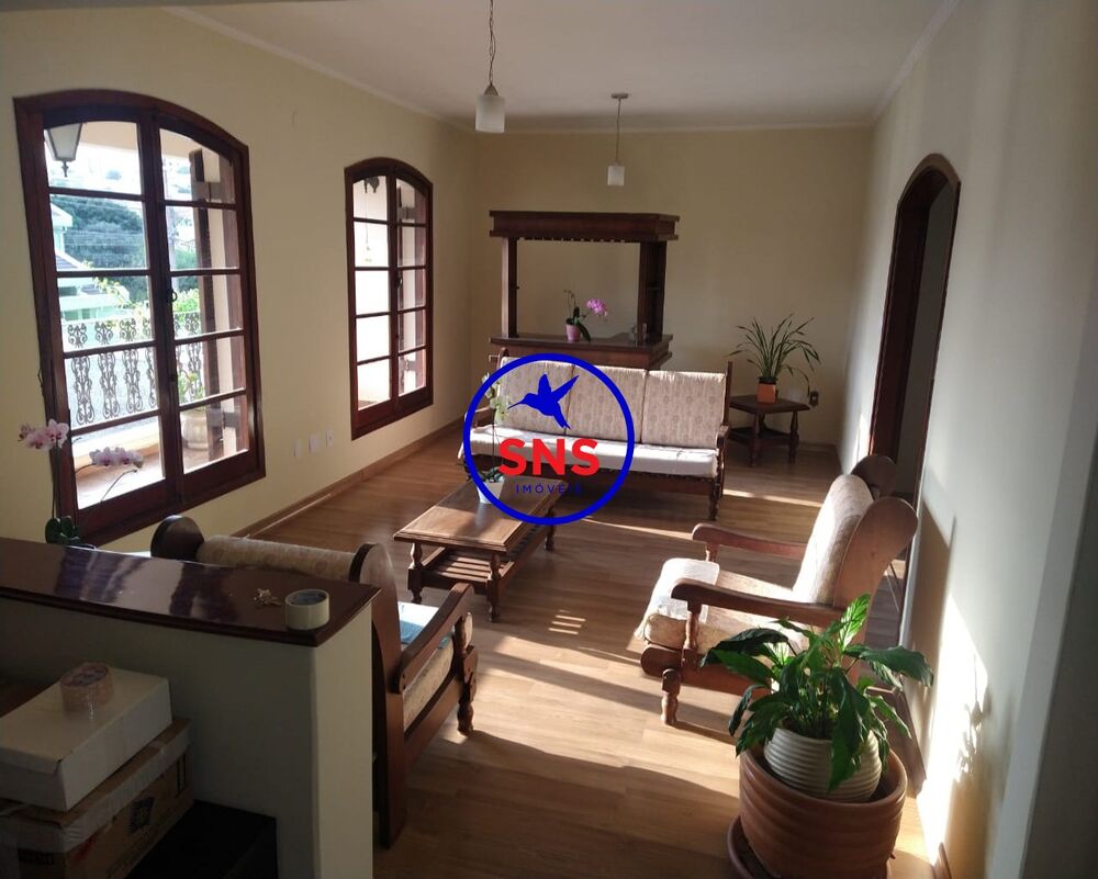 Casa, 4 quartos, 296 m² - Foto 1