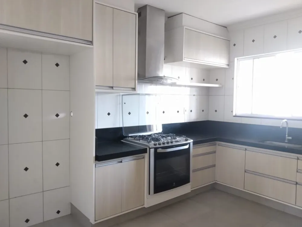 Casa, 4 quartos, 200 m² - Foto 9