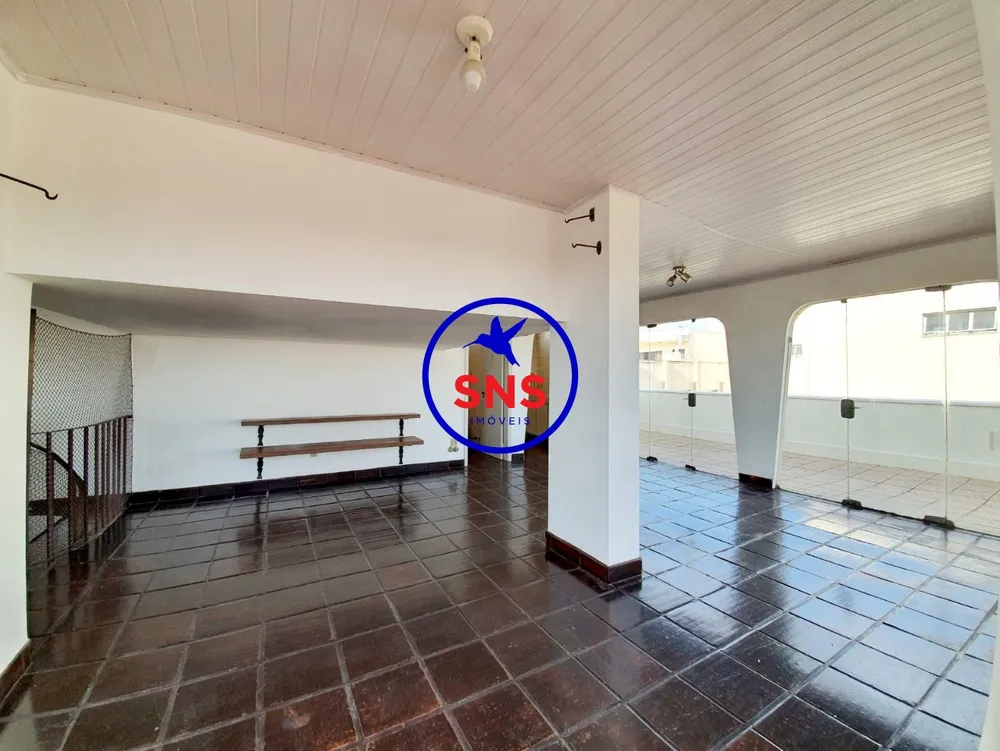 Cobertura, 3 quartos, 215 m² - Foto 2
