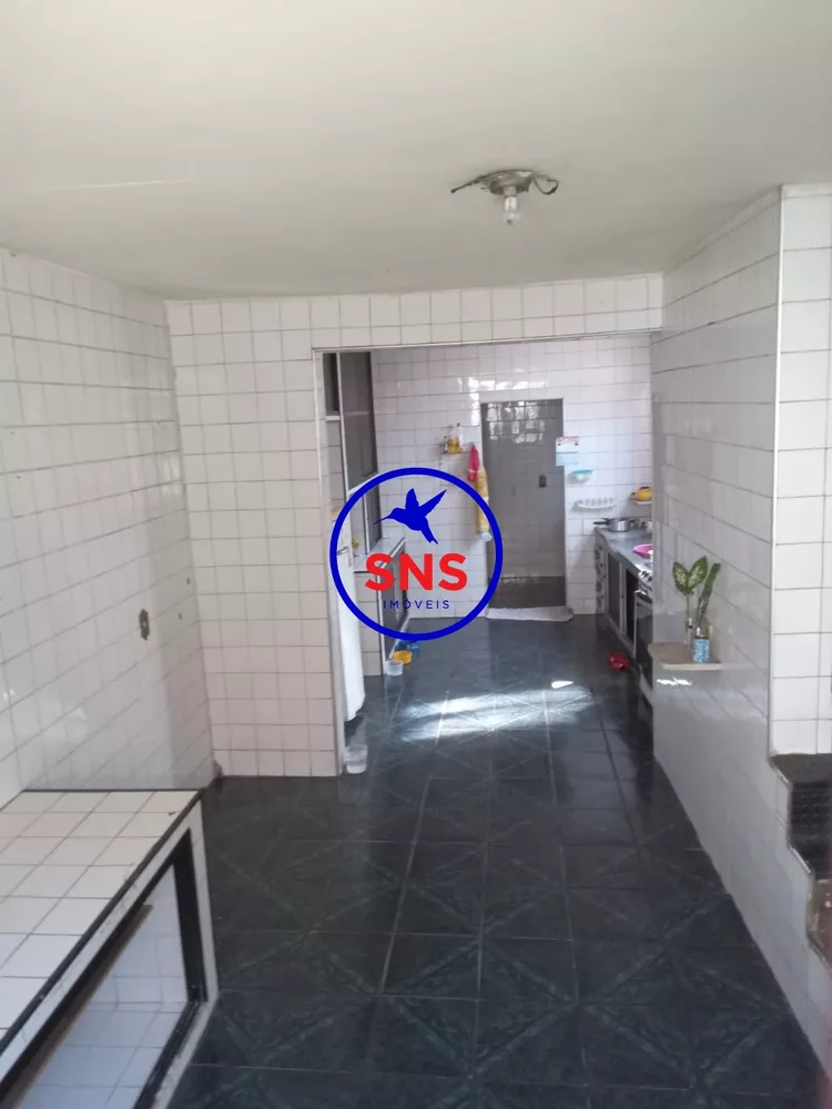 Casa à venda com 4 quartos, 545m² - Foto 2