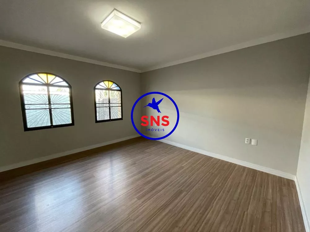 Casa à venda com 3 quartos, 166m² - Foto 2