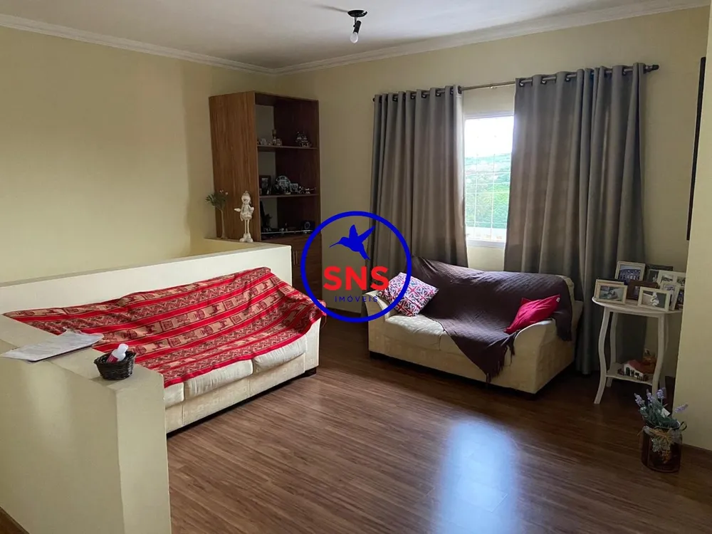 Casa, 3 quartos, 219 m² - Foto 1