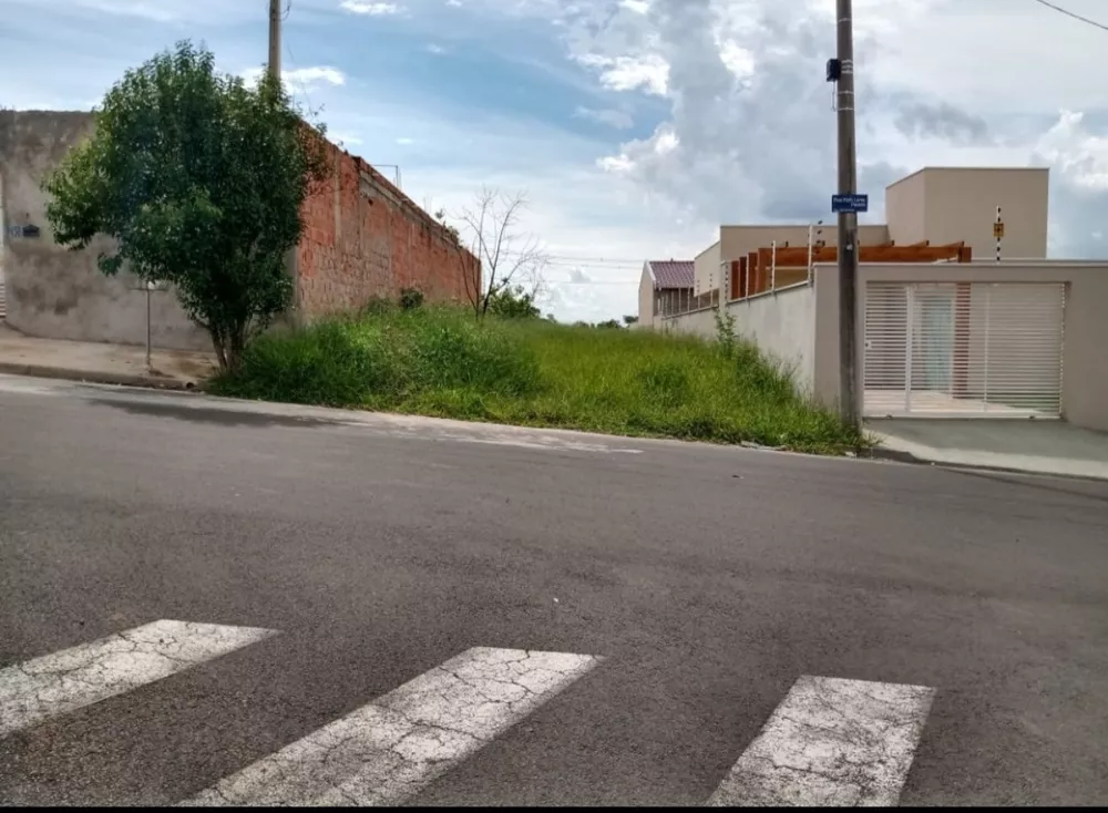 Terreno à venda, 200m² - Foto 1