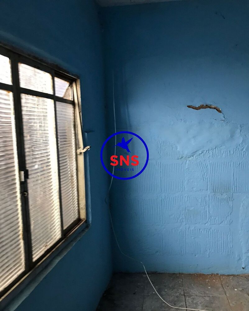Casa à venda com 2 quartos, 100m² - Foto 4