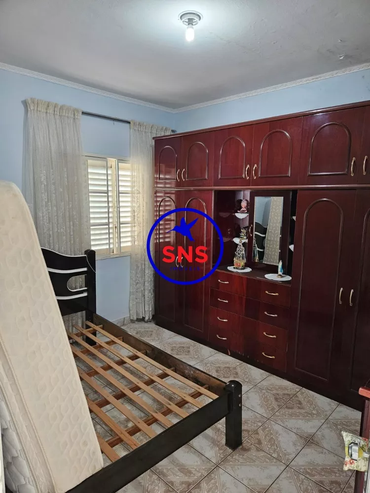 Casa à venda com 4 quartos, 150m² - Foto 2