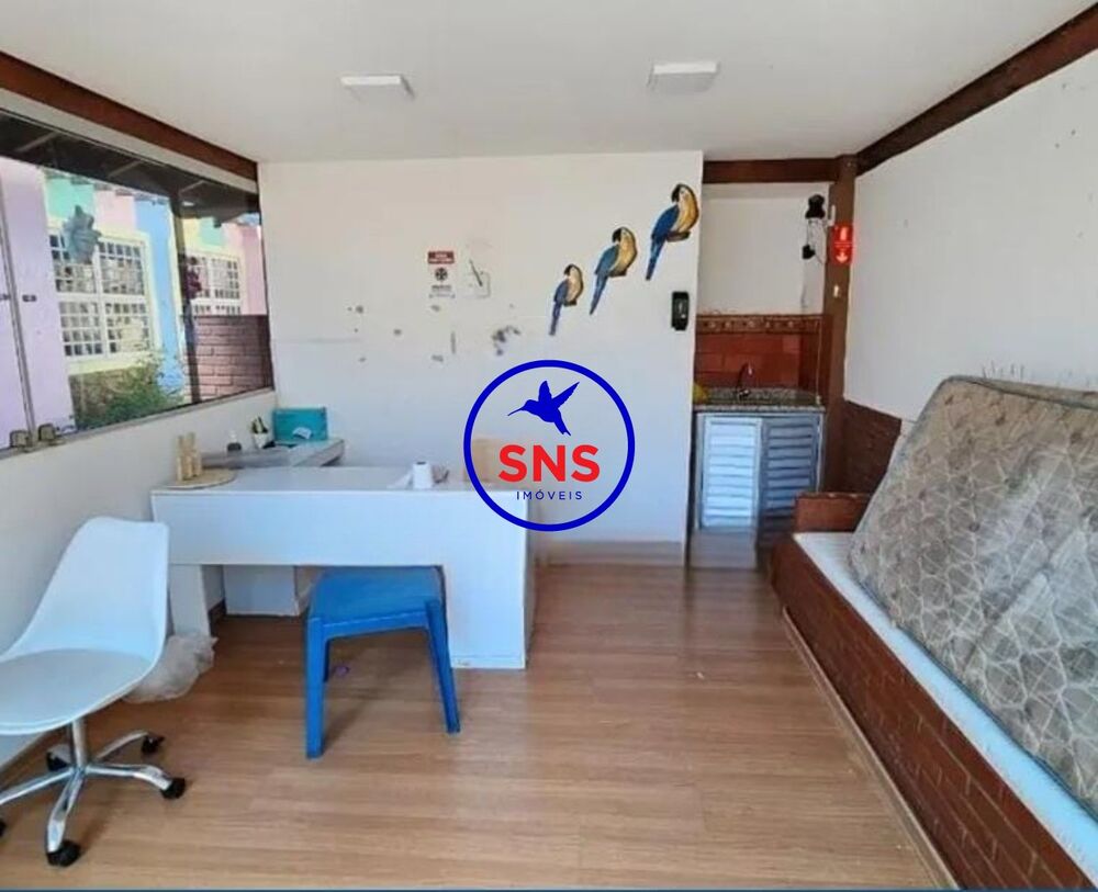 Casa para alugar com 5 quartos, 241m² - Foto 1