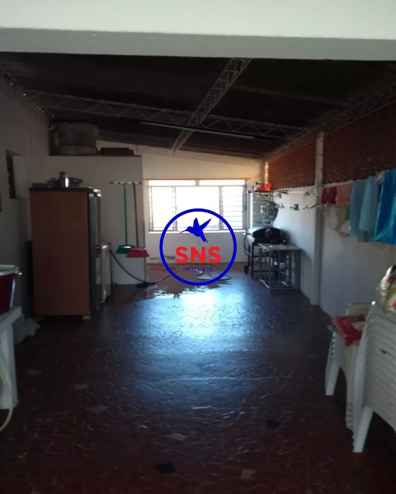 Casa à venda com 3 quartos, 350m² - Foto 2