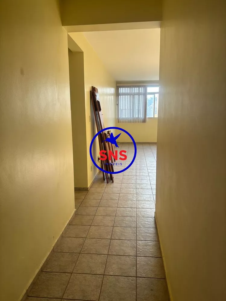 Apartamento à venda com 3 quartos, 160m² - Foto 2