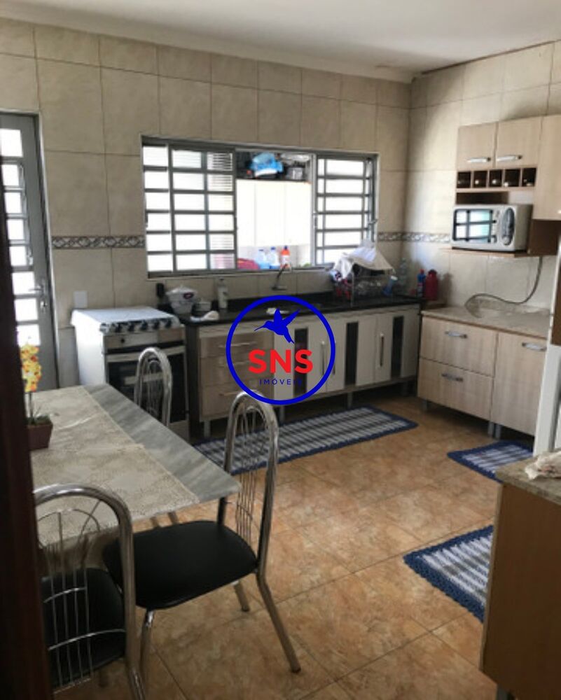 Casa à venda com 5 quartos, 300m² - Foto 2