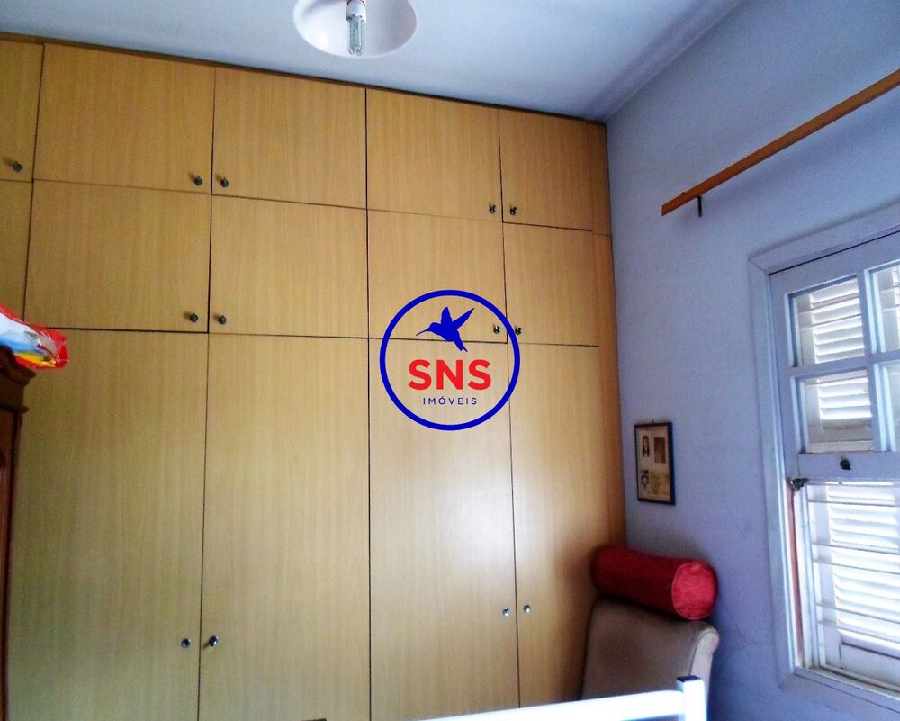 Casa à venda com 4 quartos, 216m² - Foto 2