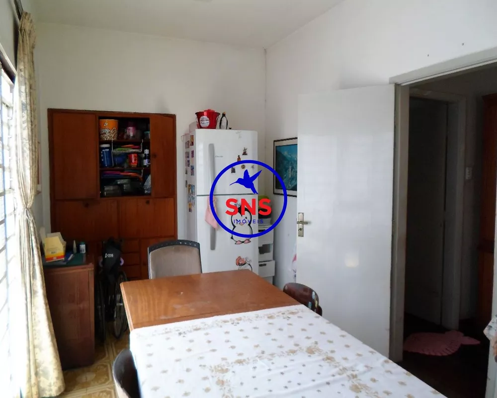 Casa à venda com 4 quartos, 216m² - Foto 4