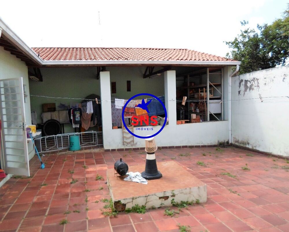 Casa à venda com 4 quartos, 216m² - Foto 3