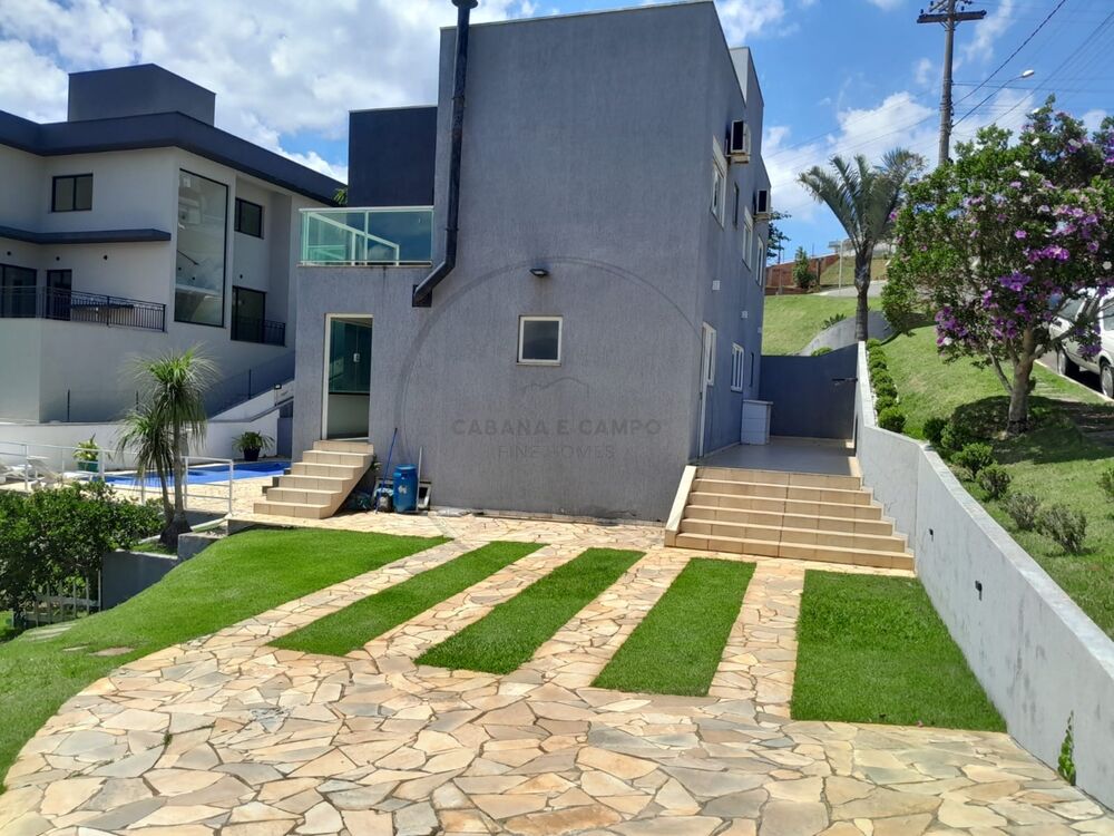 Casa de Condomínio à venda e aluguel com 8 quartos, 1200m² - Foto 1