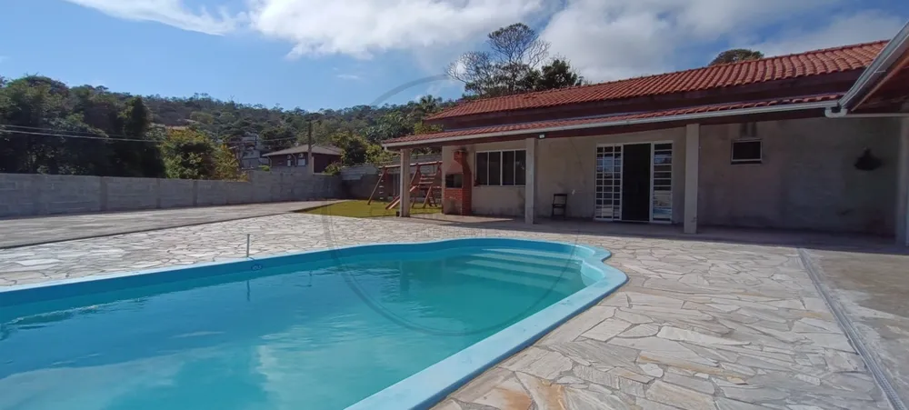 Chácara, 3 quartos, 1600 m² - Foto 1