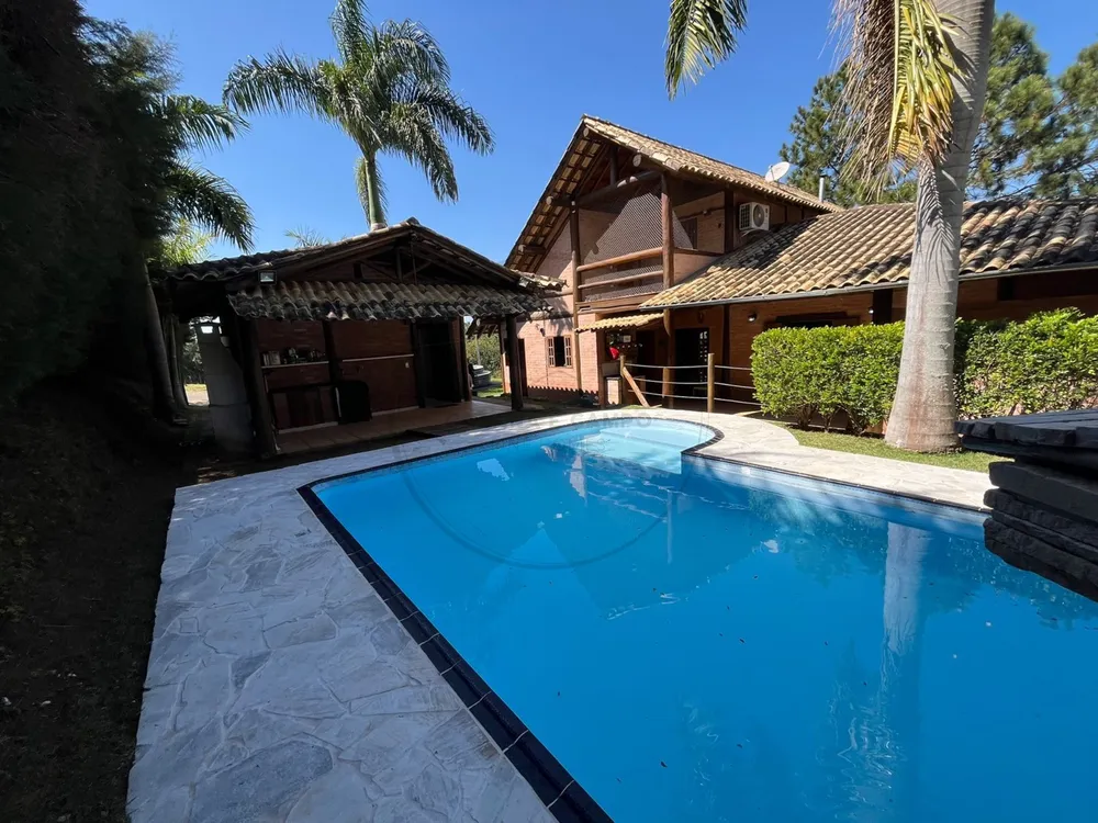 Chácara, 4 quartos, 1347 m² - Foto 1