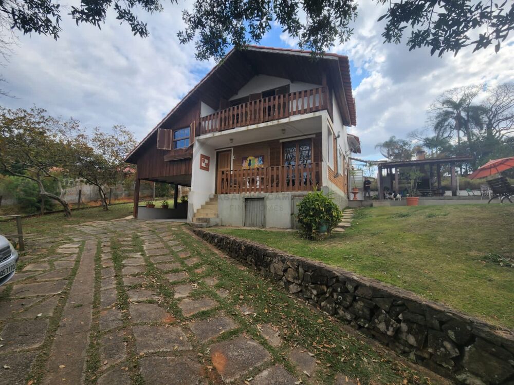 Chácara à venda com 4 quartos, 912m² - Foto 1