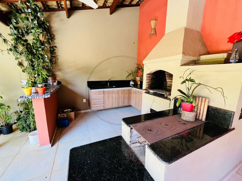 Casa à venda com 4 quartos - Foto 2