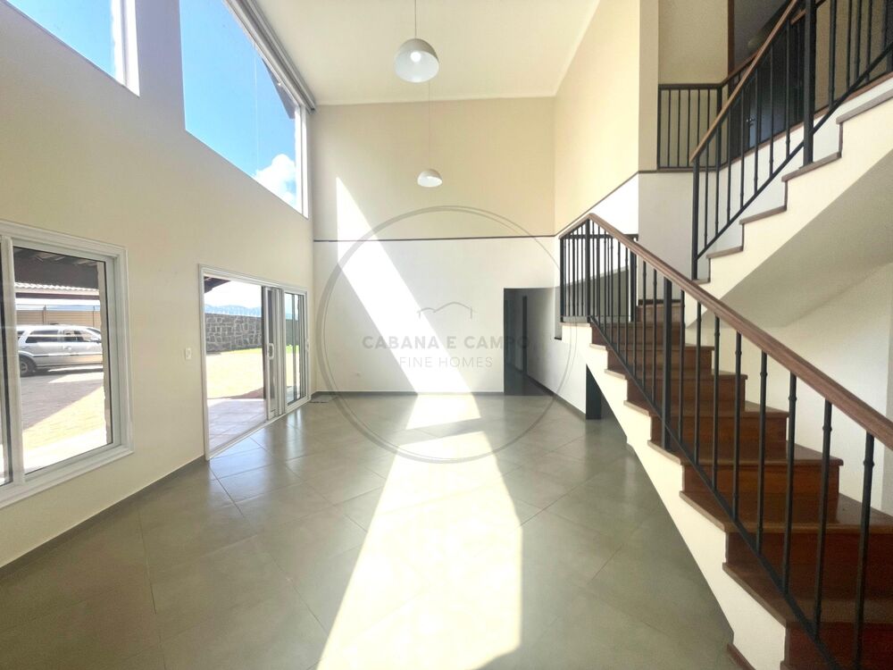 Chácara à venda com 3 quartos, 730m² - Foto 2