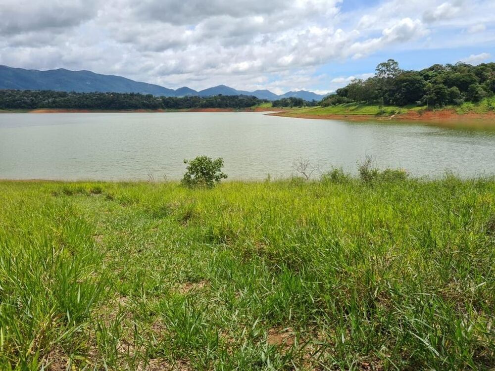 Chácara à venda com 2 quartos, 6000m² - Foto 1