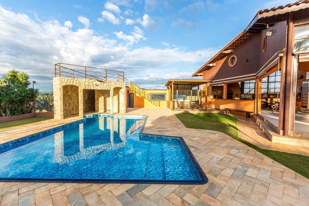 Chácara, 5 quartos, 1500 m² - Foto 1