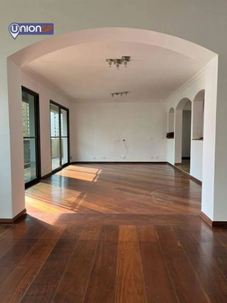 Apartamento, 3 quartos, 233 m² - Foto 2