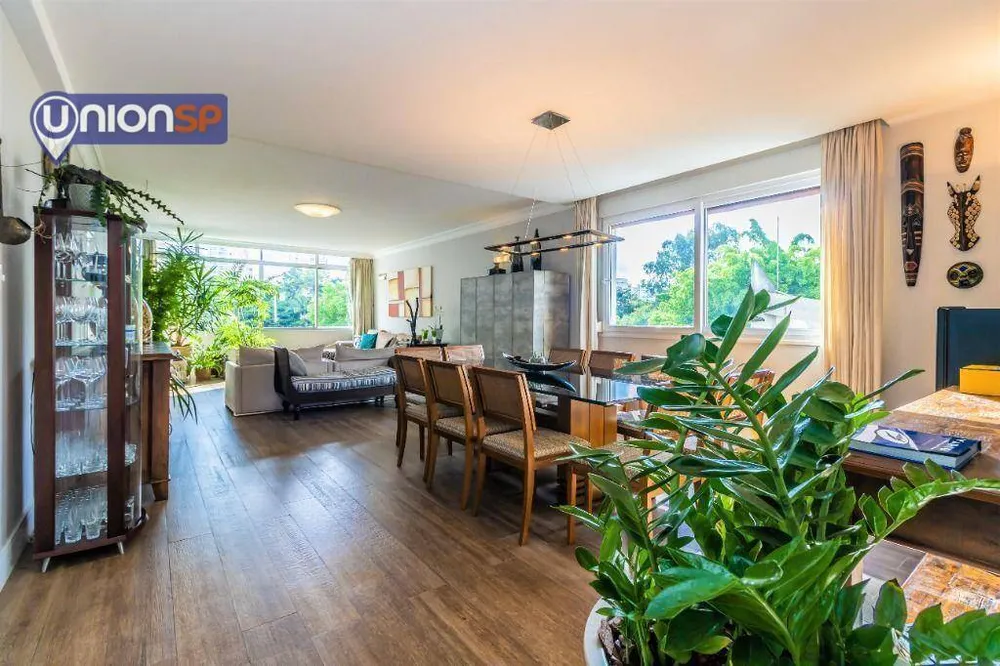 Apartamento, 3 quartos, 220 m² - Foto 1