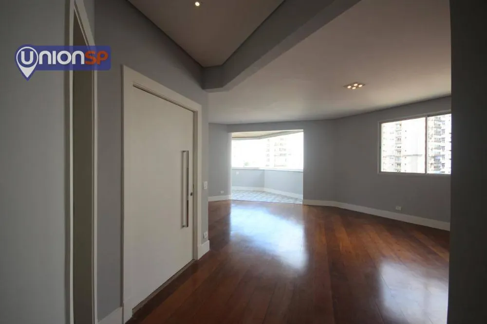 Apartamento, 3 quartos, 244 m² - Foto 1