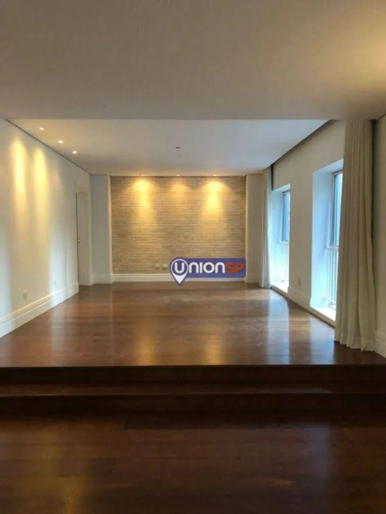 Apartamento, 3 quartos, 245 m² - Foto 3