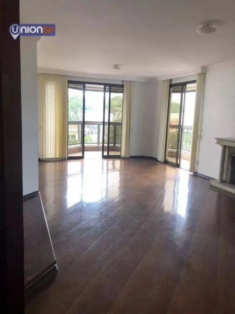 Apartamento, 3 quartos, 242 m² - Foto 1