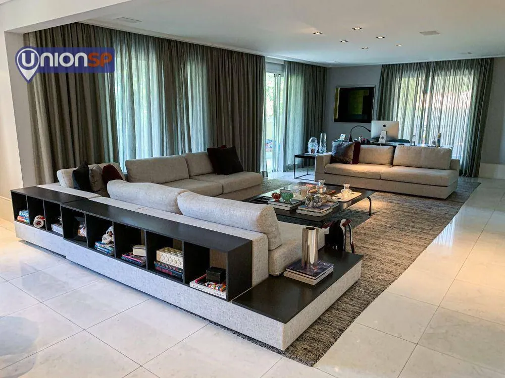 Apartamento, 3 quartos, 290 m² - Foto 1