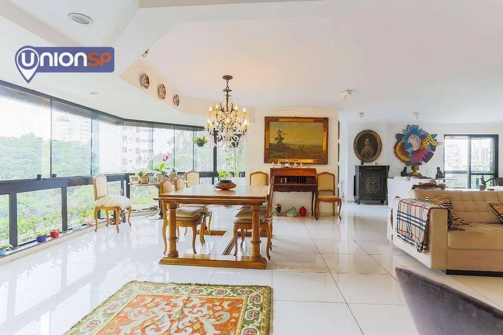 Apartamento, 3 quartos, 210 m² - Foto 1