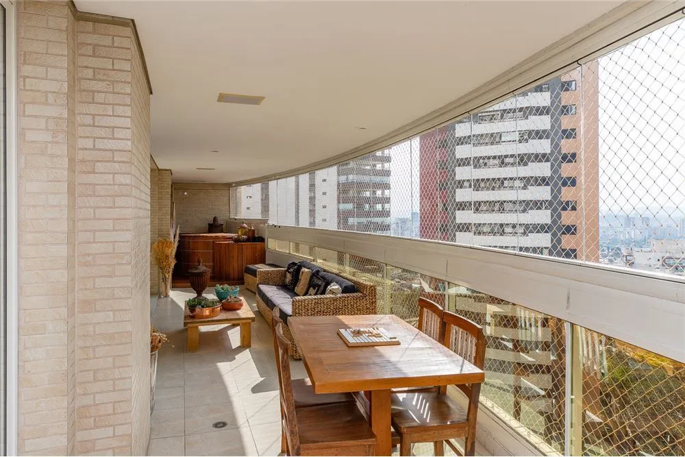 Apartamento, 3 quartos, 366 m² - Foto 1
