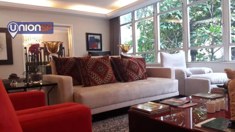 Apartamento, 3 quartos, 240 m² - Foto 1
