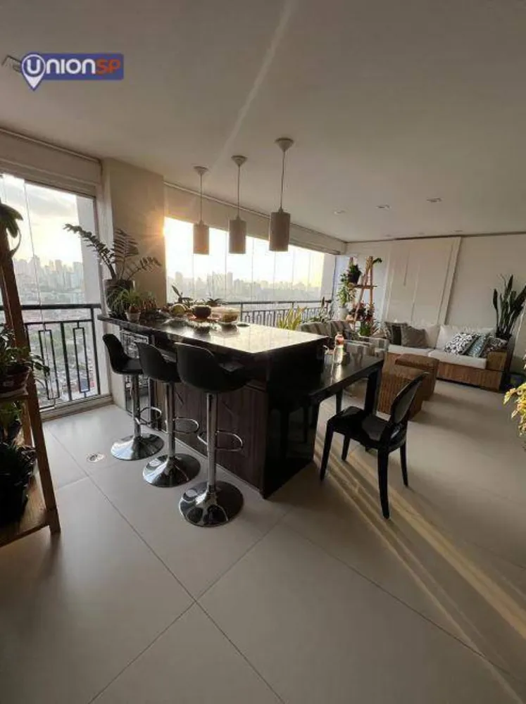 Apartamento, 3 quartos, 140 m² - Foto 1