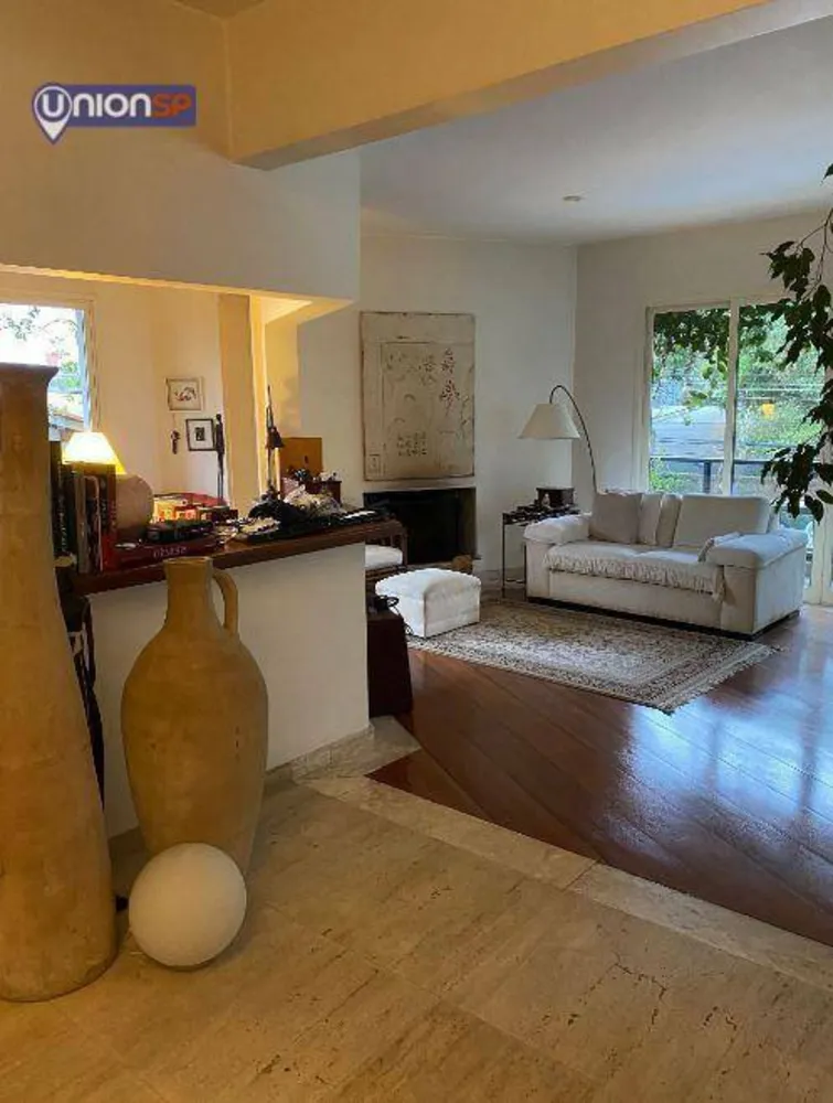 Apartamento, 3 quartos, 217 m² - Foto 1