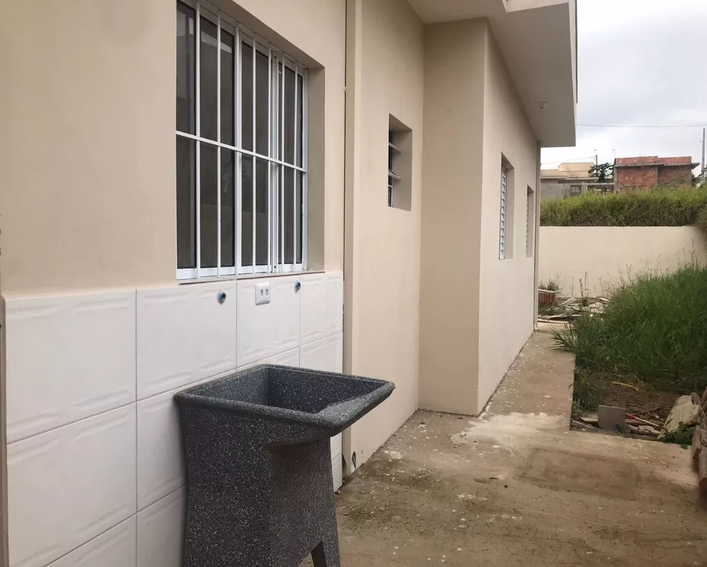 Casa à venda com 2 quartos, 140m² - Foto 1