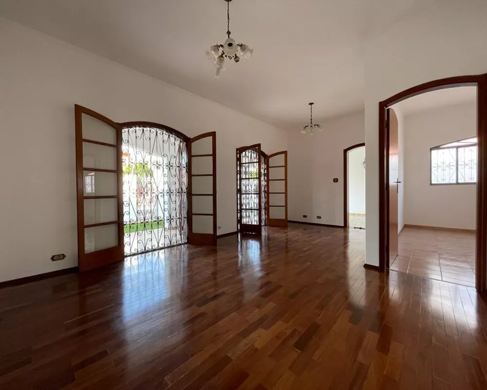 Casa à venda com 3 quartos, 300m² - Foto 3