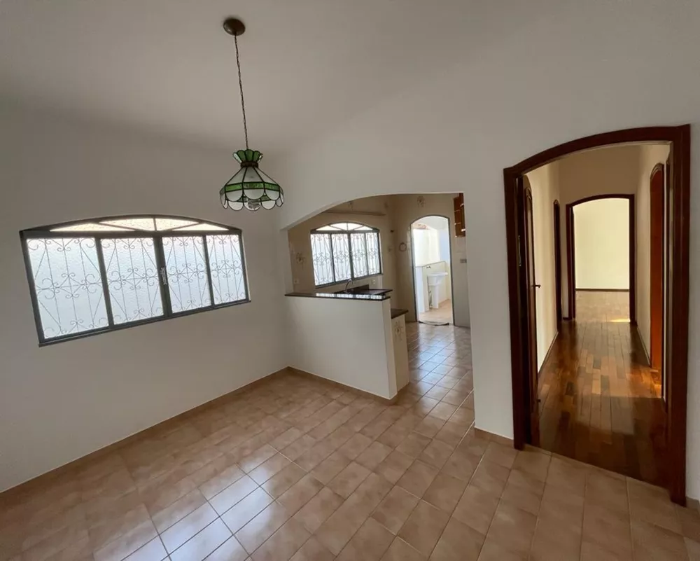 Casa à venda com 3 quartos, 300m² - Foto 4