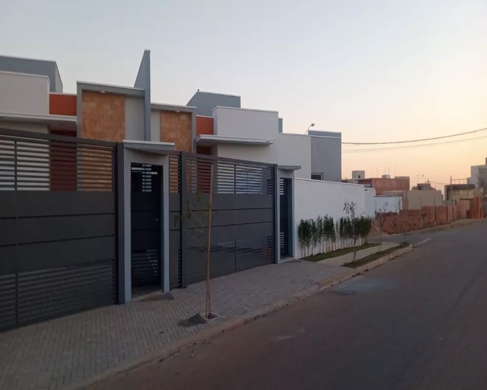 Casa à venda com 2 quartos, 384m² - Foto 2