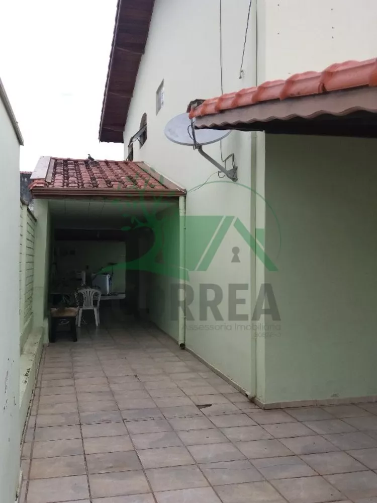 Casa à venda com 4 quartos, 236m² - Foto 4