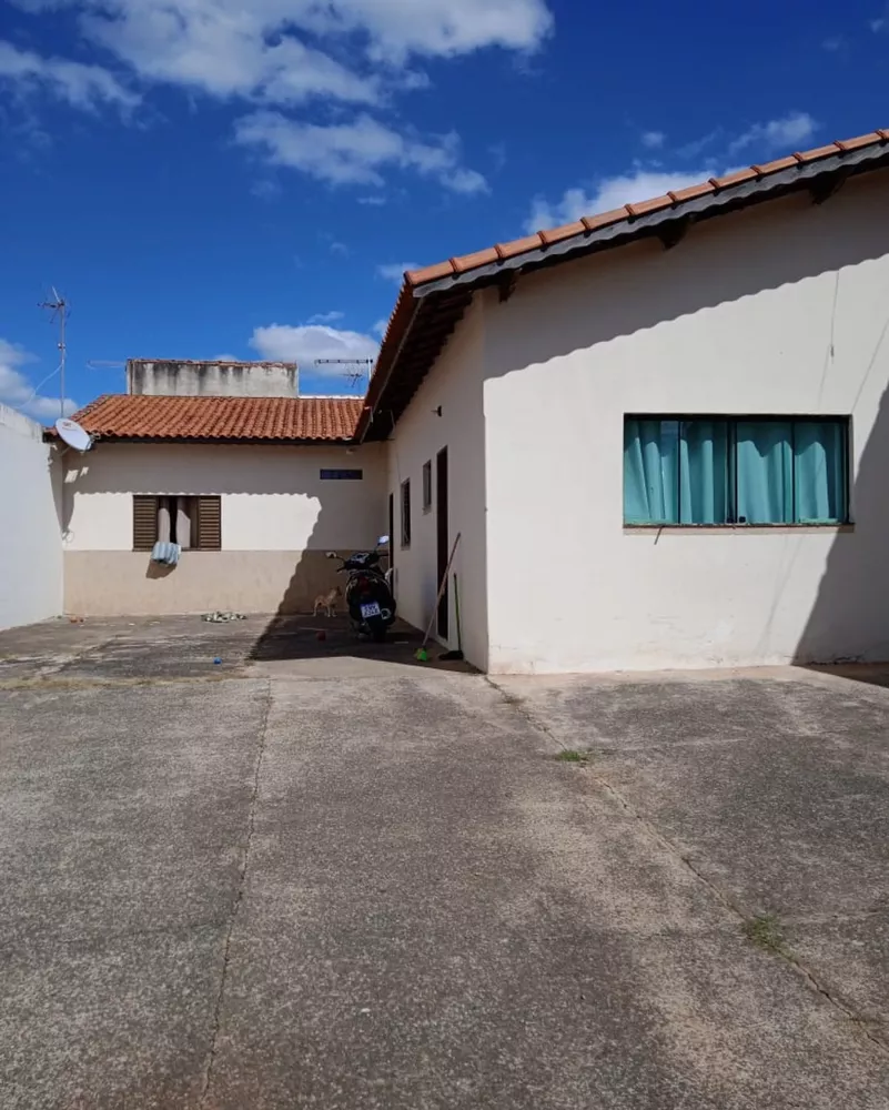 Casa à venda com 1 quarto, 260m² - Foto 1