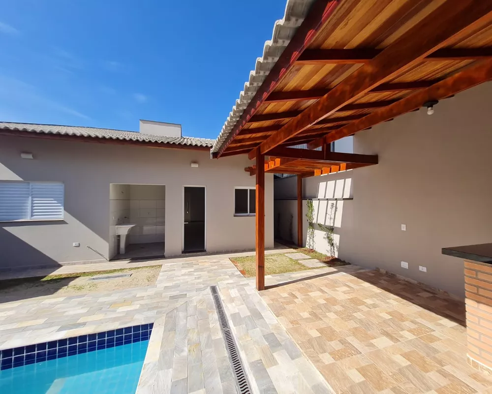 Casa à venda com 5 quartos, 250m² - Foto 2