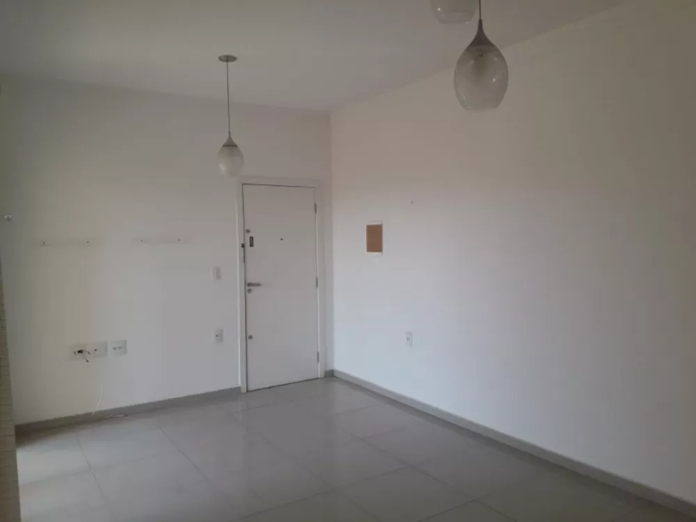 Apartamento à venda com 2 quartos, 60m² - Foto 2