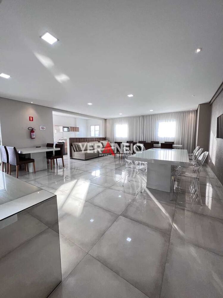 Apartamento à venda com 3 quartos, 132m² - Foto 2