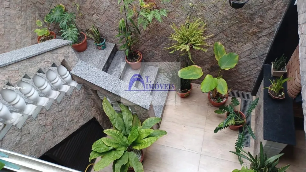 Casa, 4 quartos, 220 m² - Foto 1