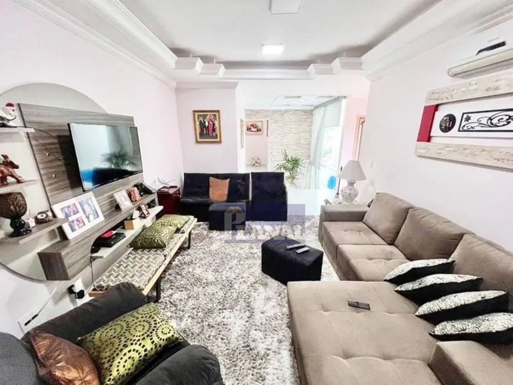 Sobrado, 3 quartos, 382 m² - Foto 1