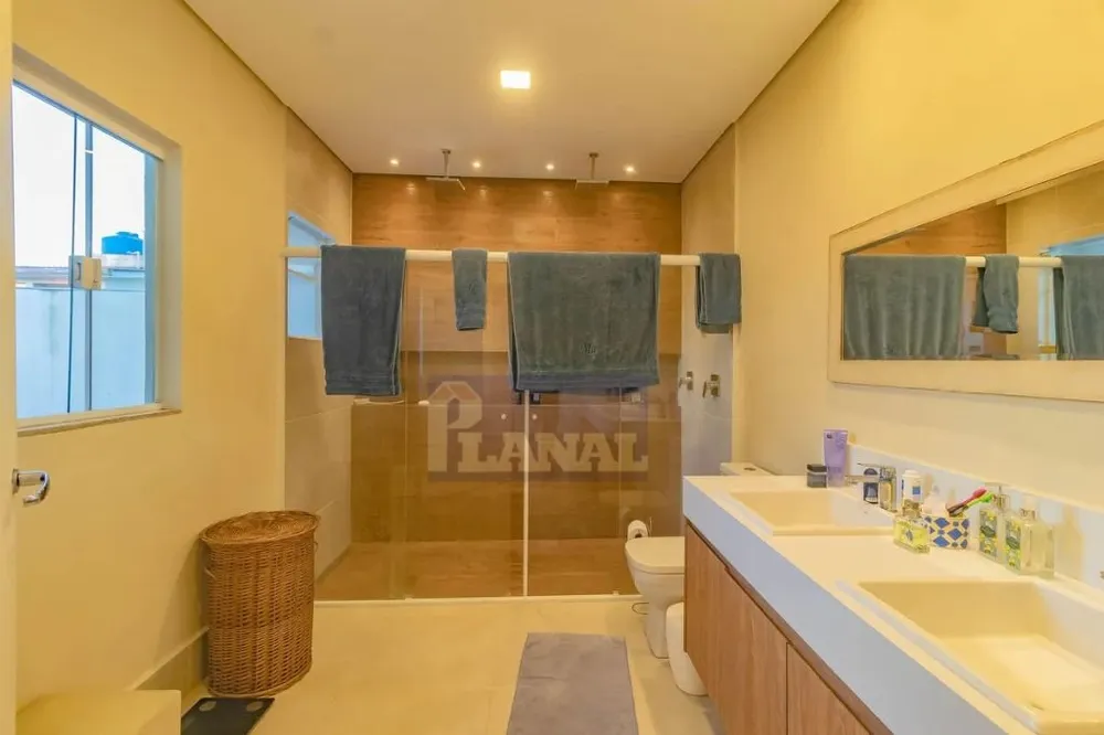 Sobrado, 3 quartos, 270 m² - Foto 1