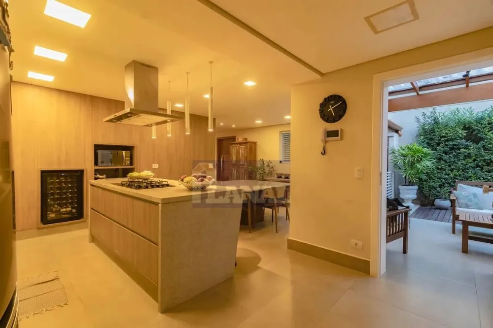 Sobrado, 3 quartos, 270 m² - Foto 2