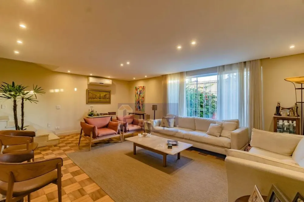 Sobrado, 3 quartos, 270 m² - Foto 1