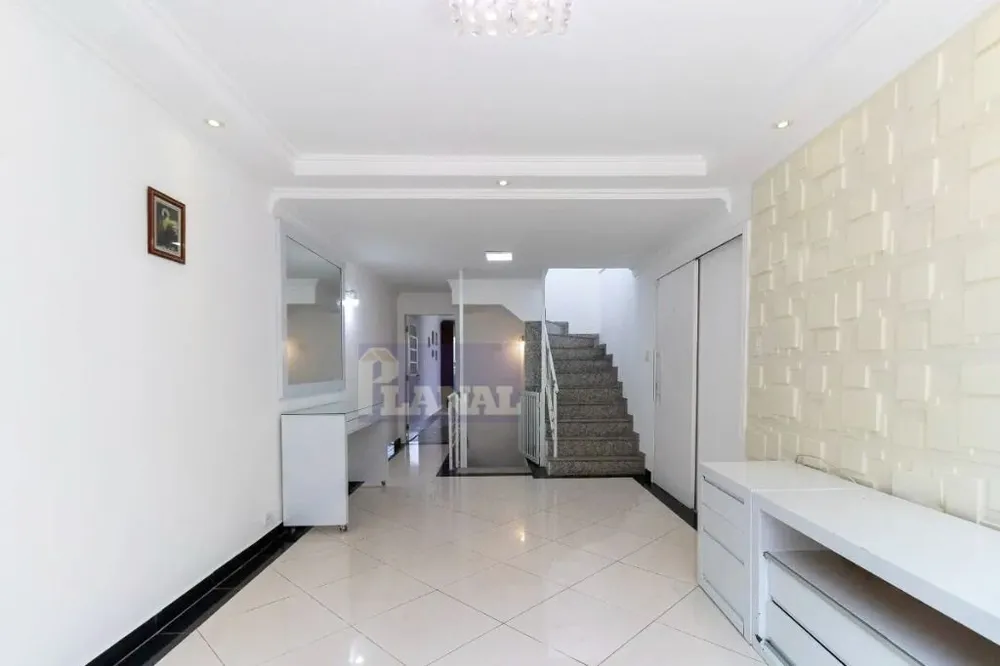 Sobrado, 3 quartos, 271 m² - Foto 1